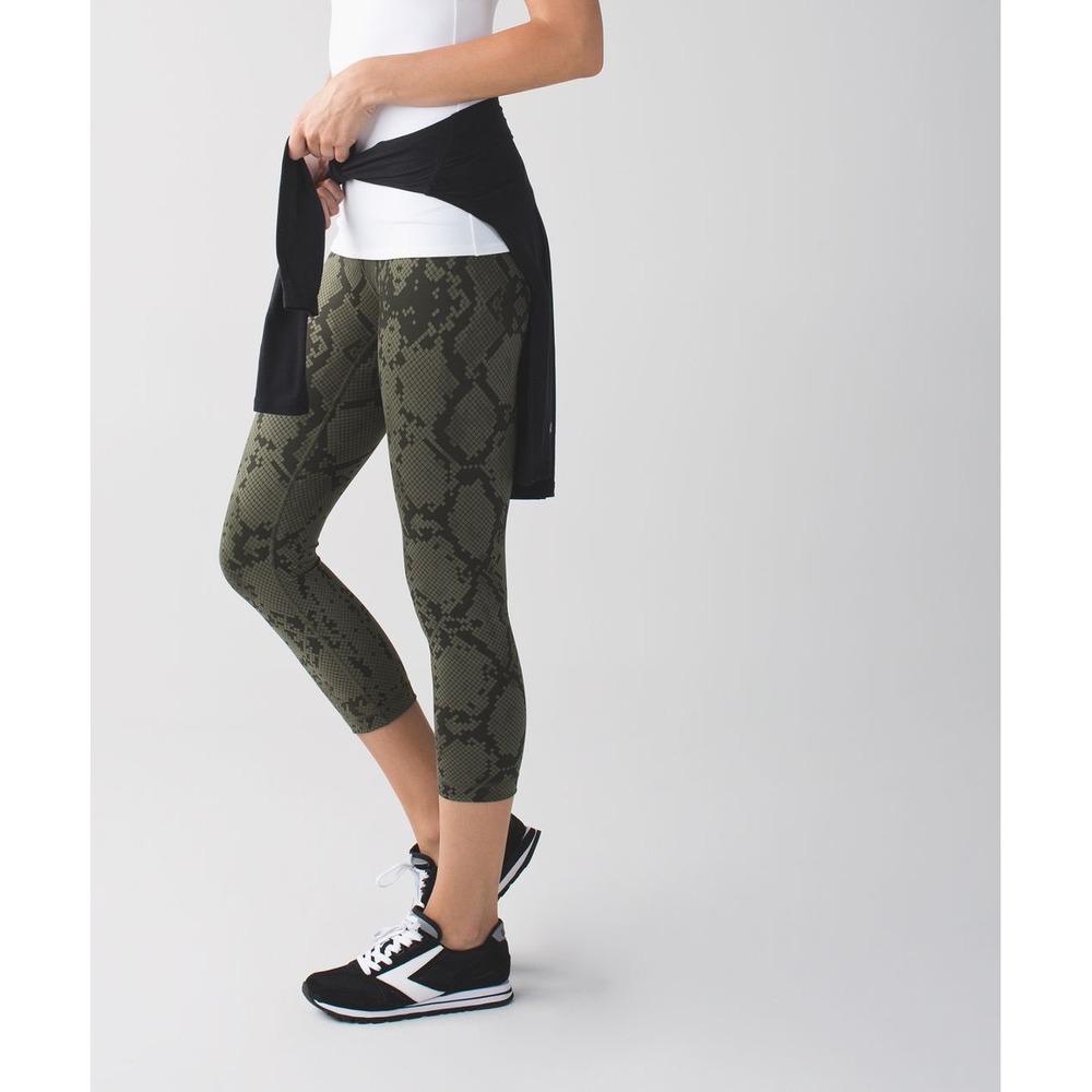 Lululemon Wunder Under Crop III Olive Green Snake Print Leggings 4